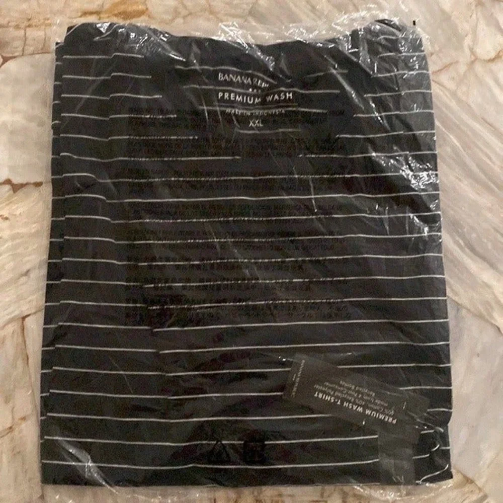 Banana Republic PREMIUM WASH T-SHIRT  Navy with White Stripes  XL